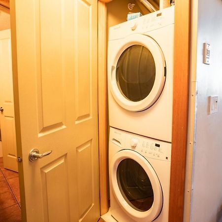Apartment 406, Indigenous Artefacts แคนมอร์ ภายนอก รูปภาพ