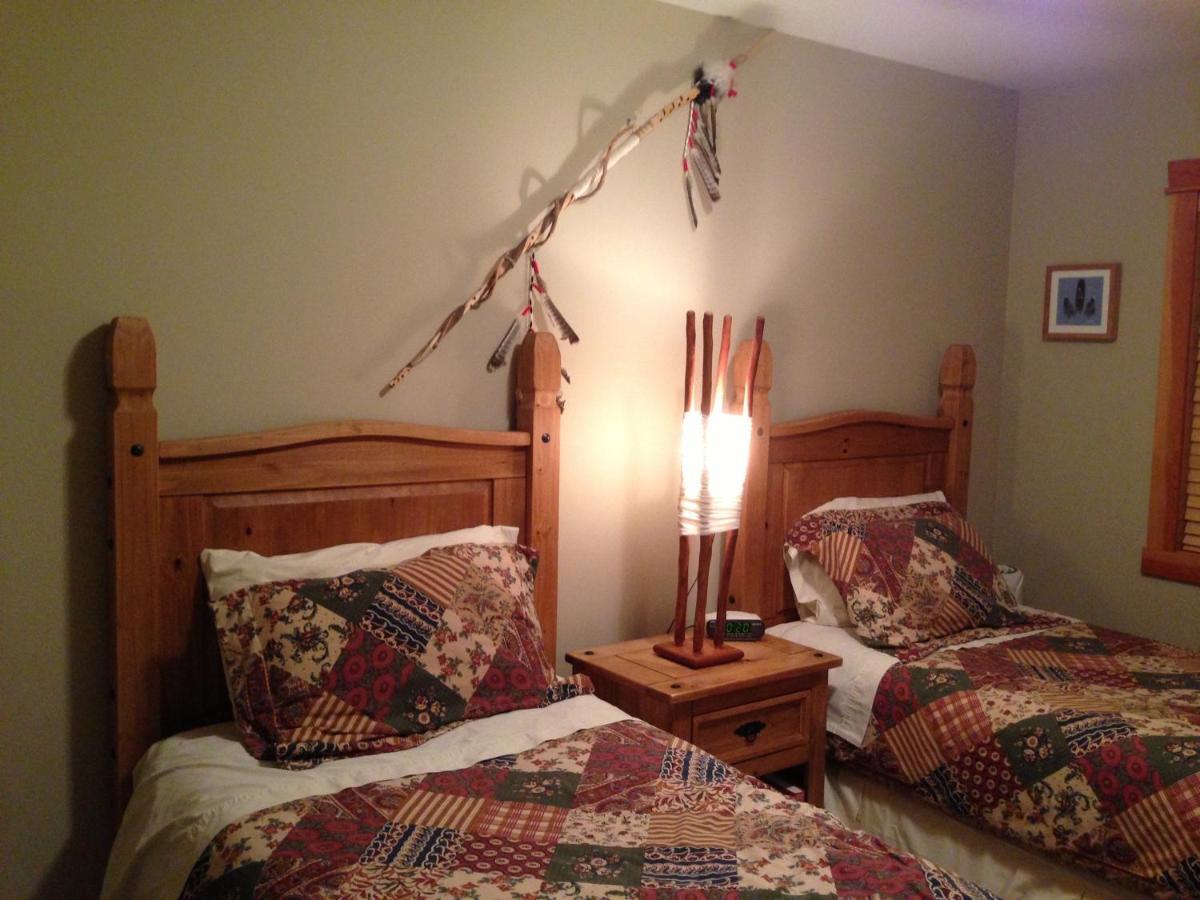 Apartment 406, Indigenous Artefacts แคนมอร์ ภายนอก รูปภาพ