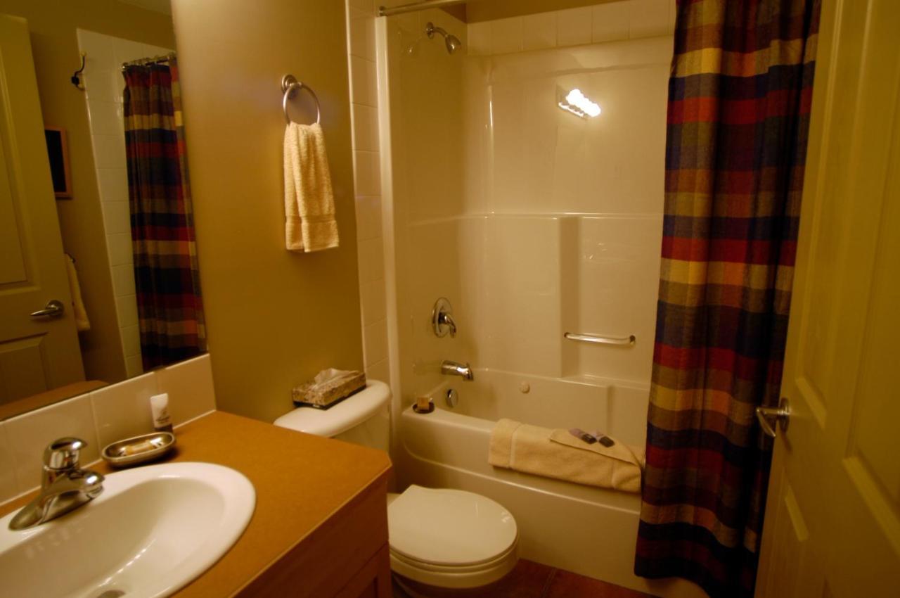 Apartment 406, Indigenous Artefacts แคนมอร์ ภายนอก รูปภาพ