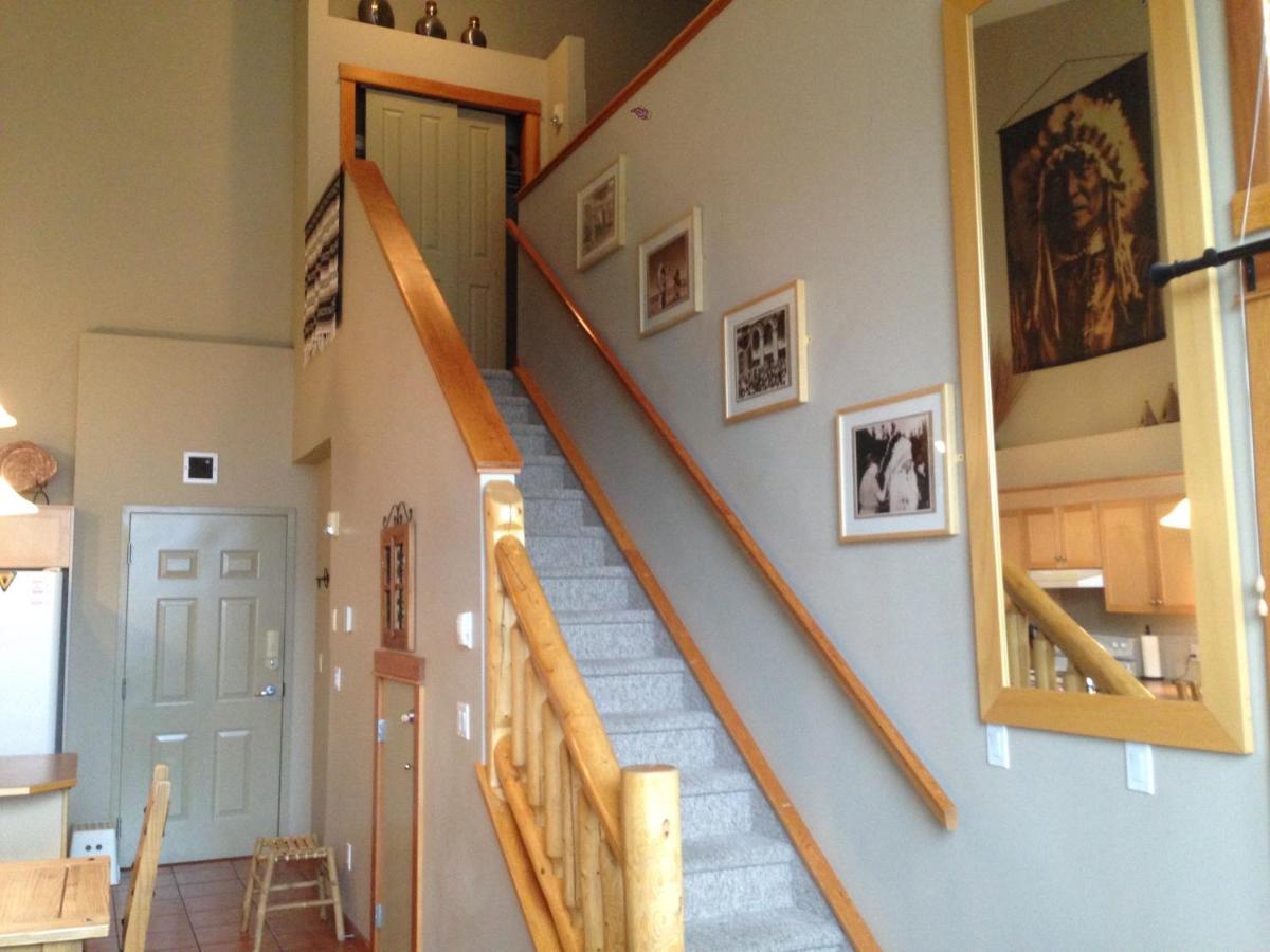Apartment 406, Indigenous Artefacts แคนมอร์ ภายนอก รูปภาพ